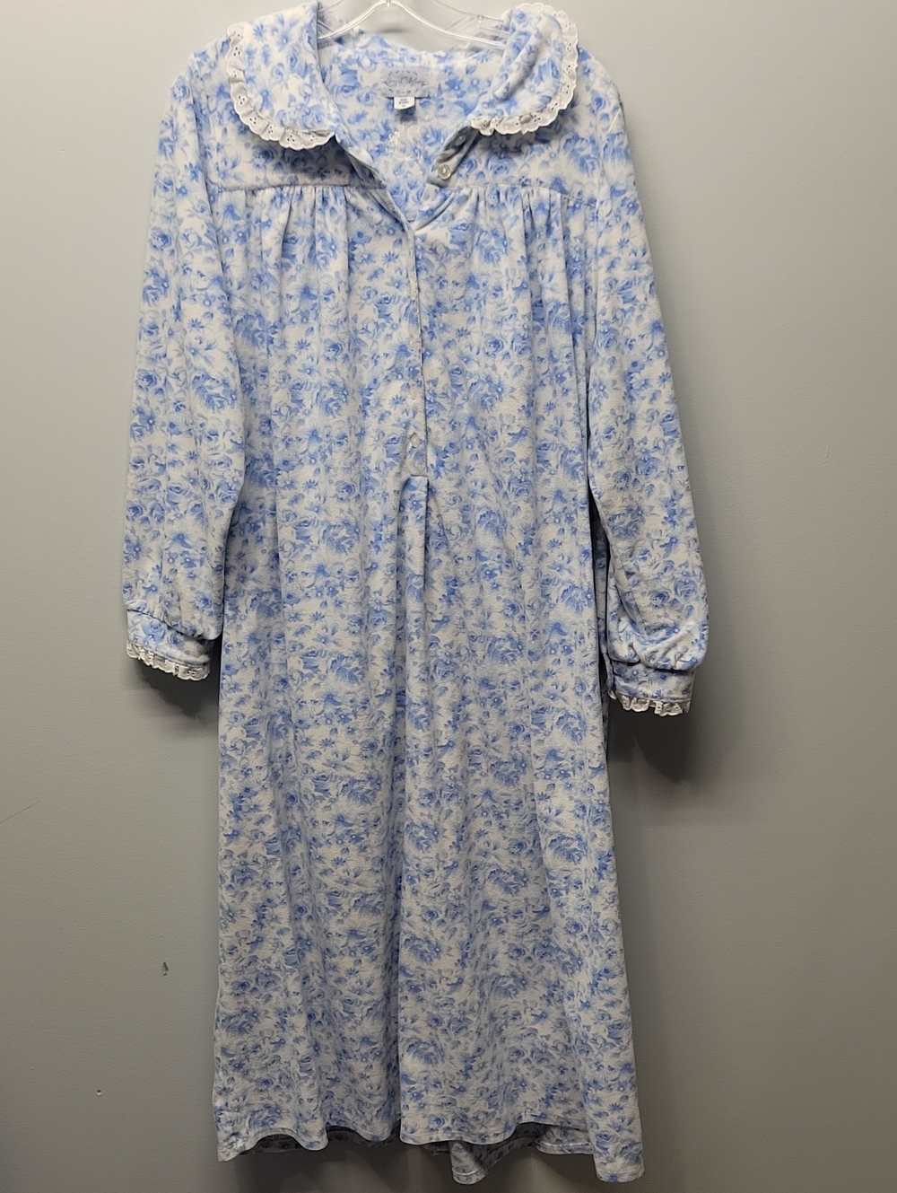 Lanz of Salzburg long blue floral fleece gown size Medium